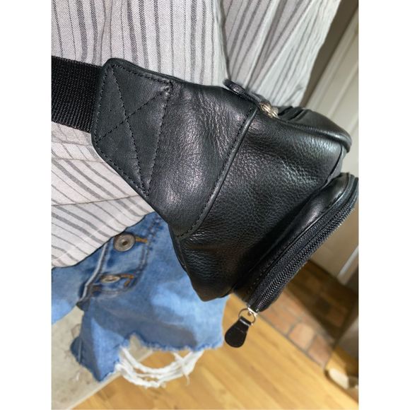 FOSSIL vintage black leather fanny pack waist bag RARE - Picture 5 of 16